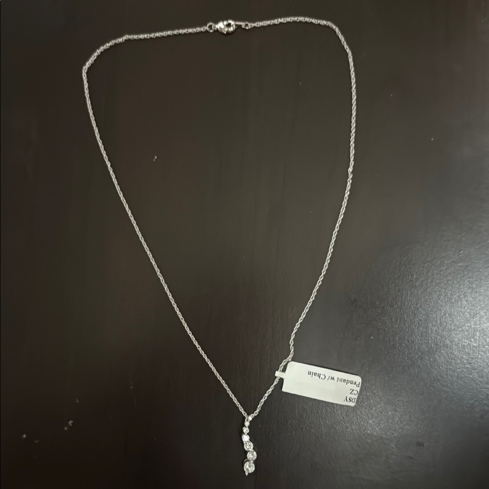 Elegant Silver Necklace with Crystal Accents